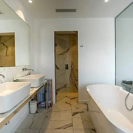 Hotel Le Mandala 4*